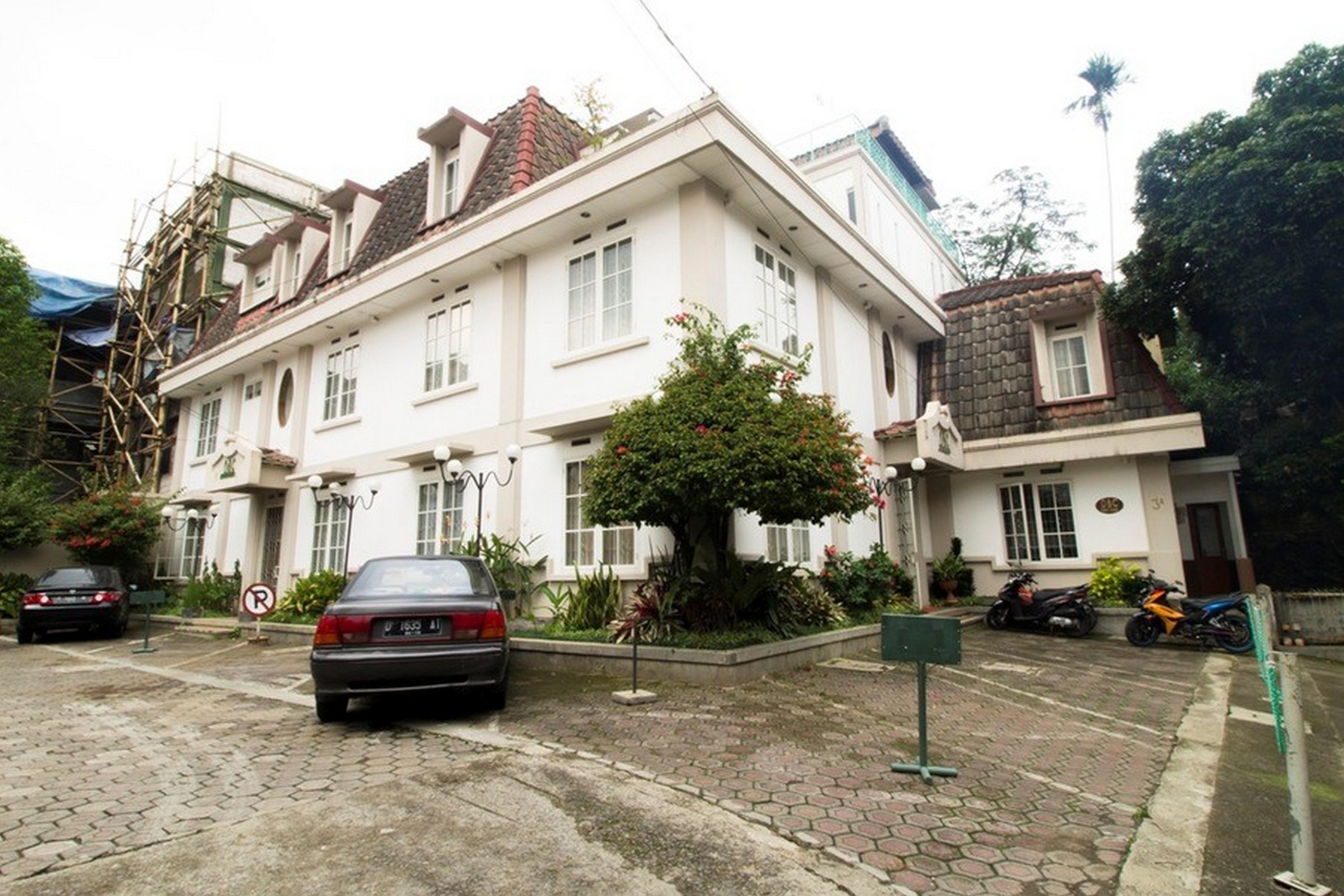 Reddoorz Plus Near Parahyangan University Bandung Exteriör bild