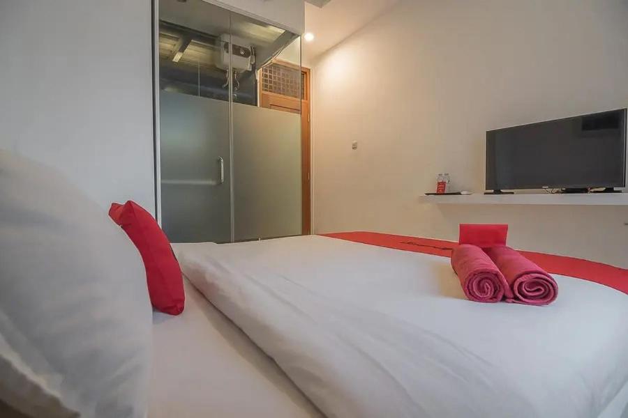 Reddoorz Plus Near Parahyangan University Bandung Exteriör bild