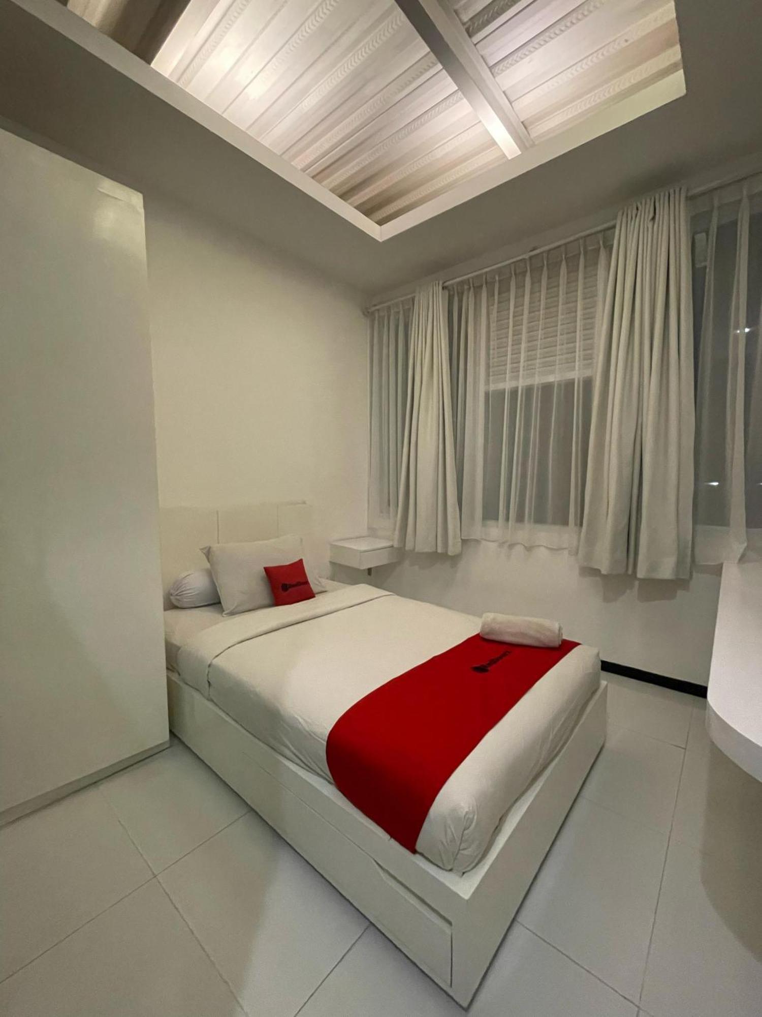 Reddoorz Plus Near Parahyangan University Bandung Exteriör bild