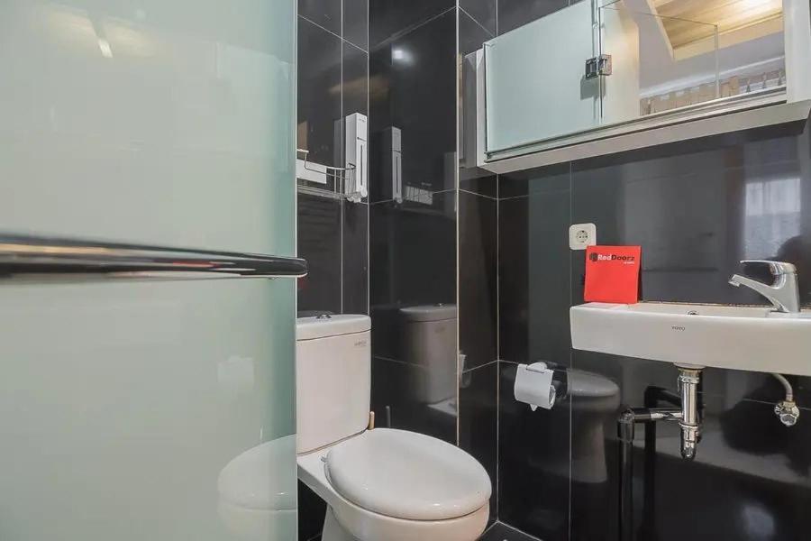 Reddoorz Plus Near Parahyangan University Bandung Exteriör bild