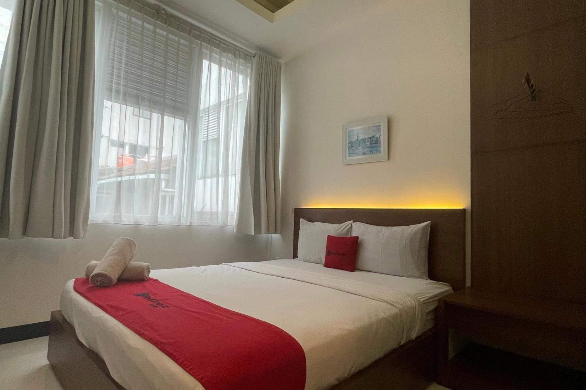 Reddoorz Plus Near Parahyangan University Bandung Exteriör bild