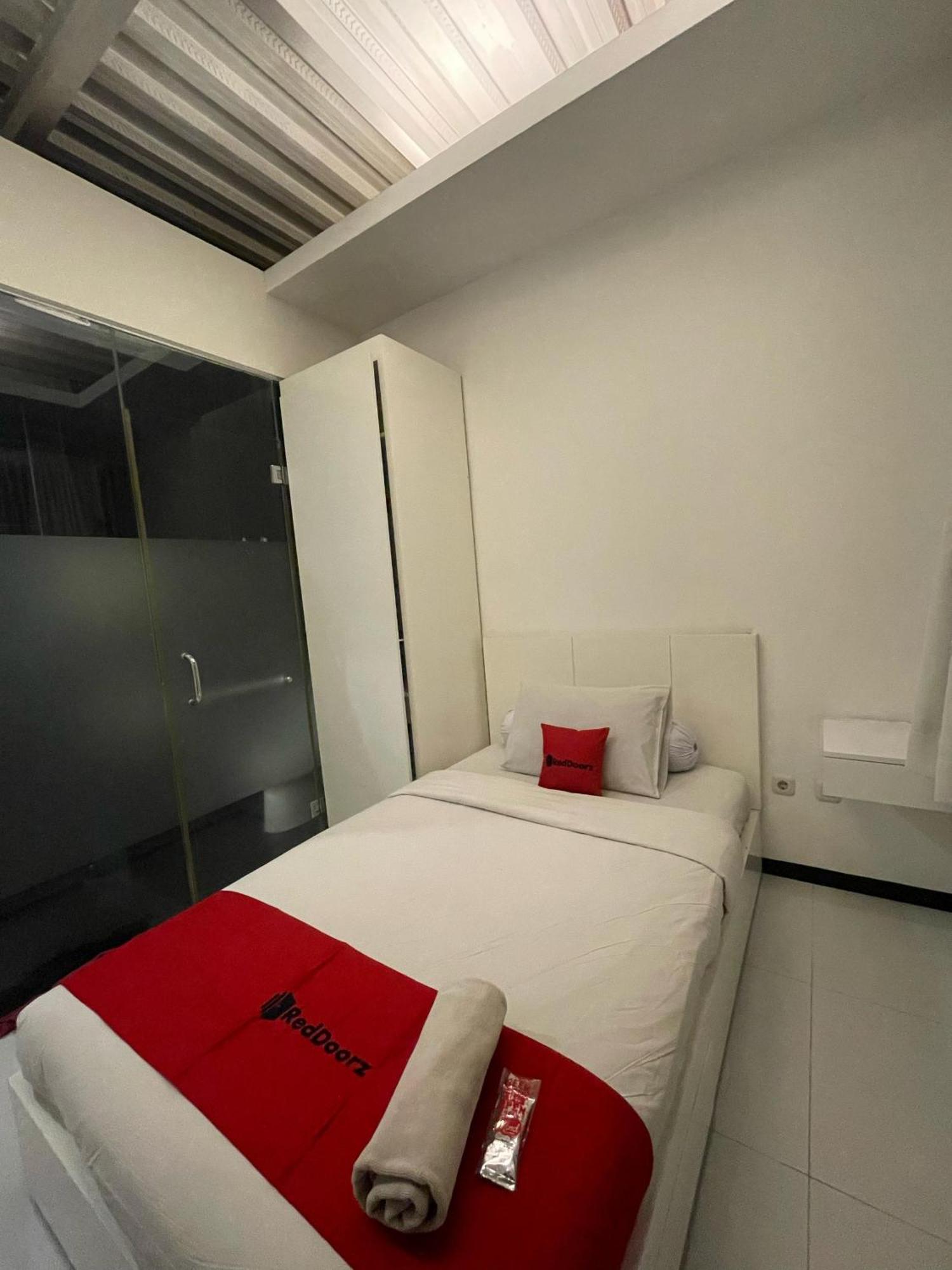 Reddoorz Plus Near Parahyangan University Bandung Exteriör bild