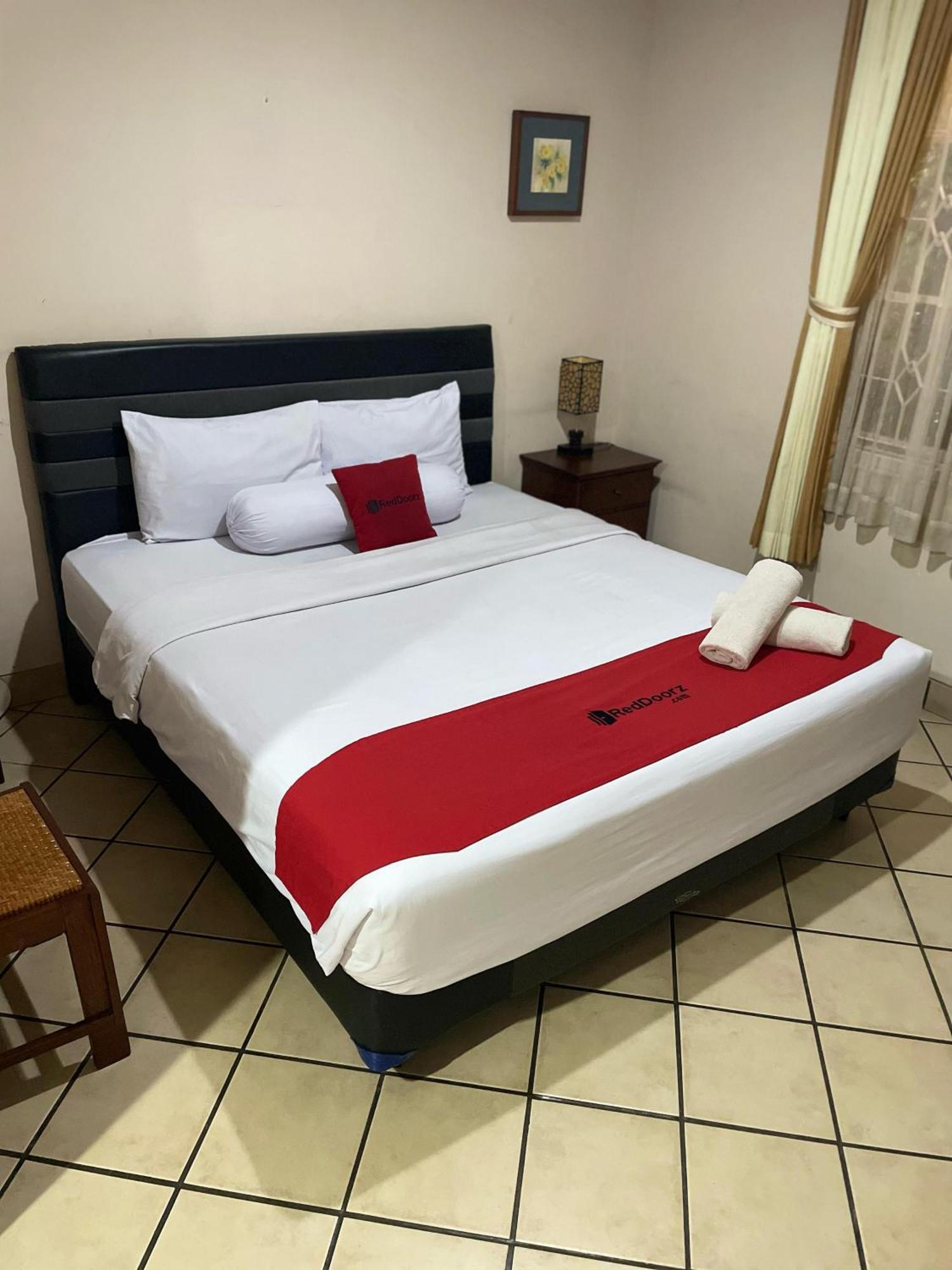 Reddoorz Plus Near Parahyangan University Bandung Exteriör bild