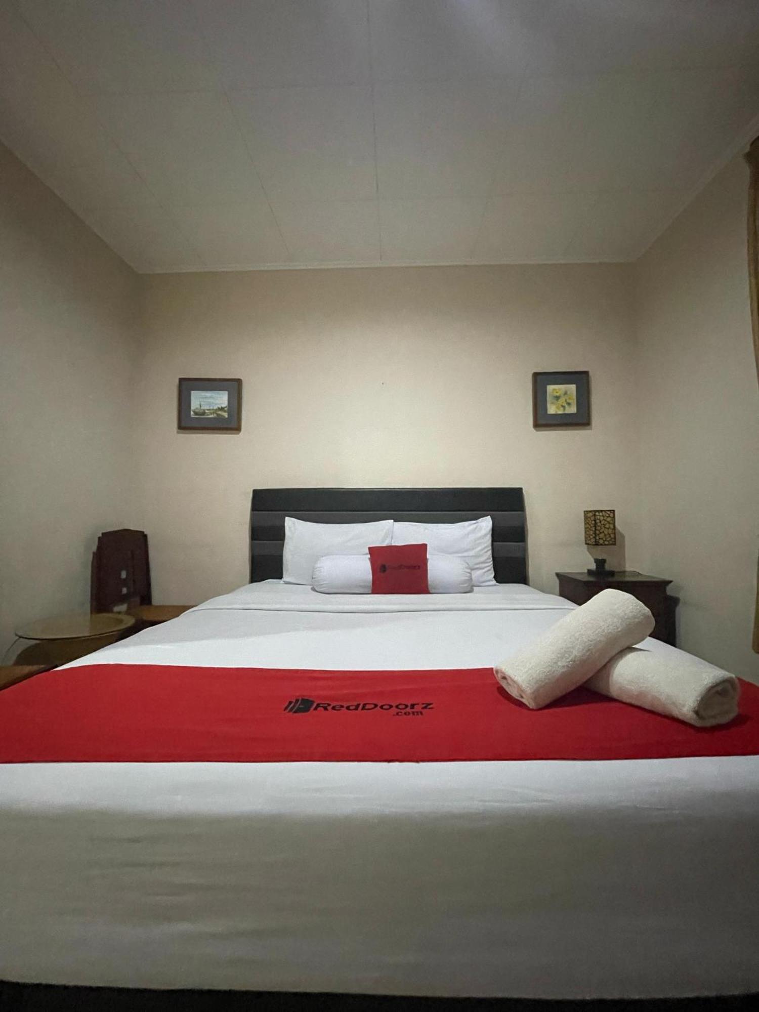 Reddoorz Plus Near Parahyangan University Bandung Exteriör bild
