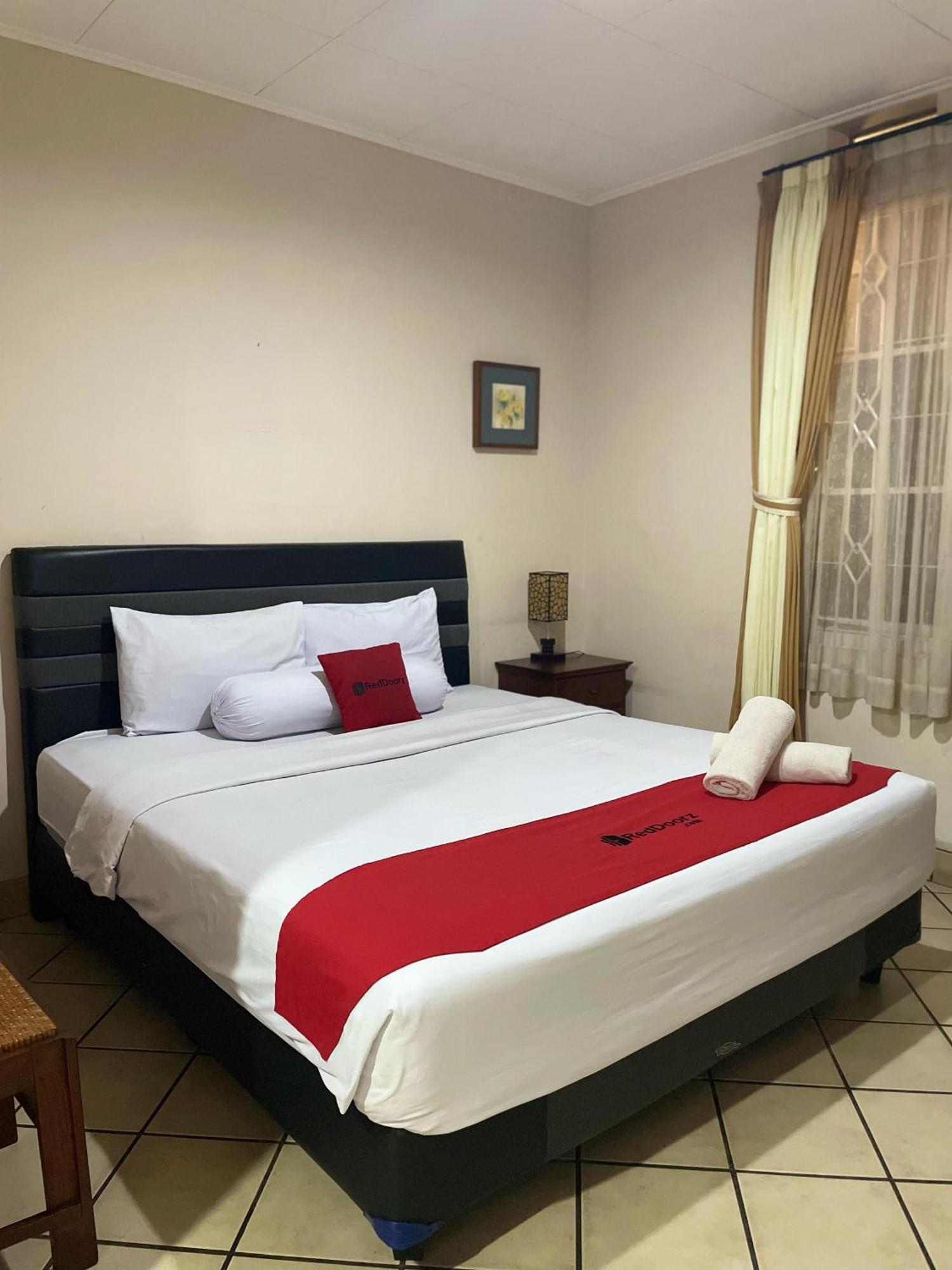 Reddoorz Plus Near Parahyangan University Bandung Exteriör bild