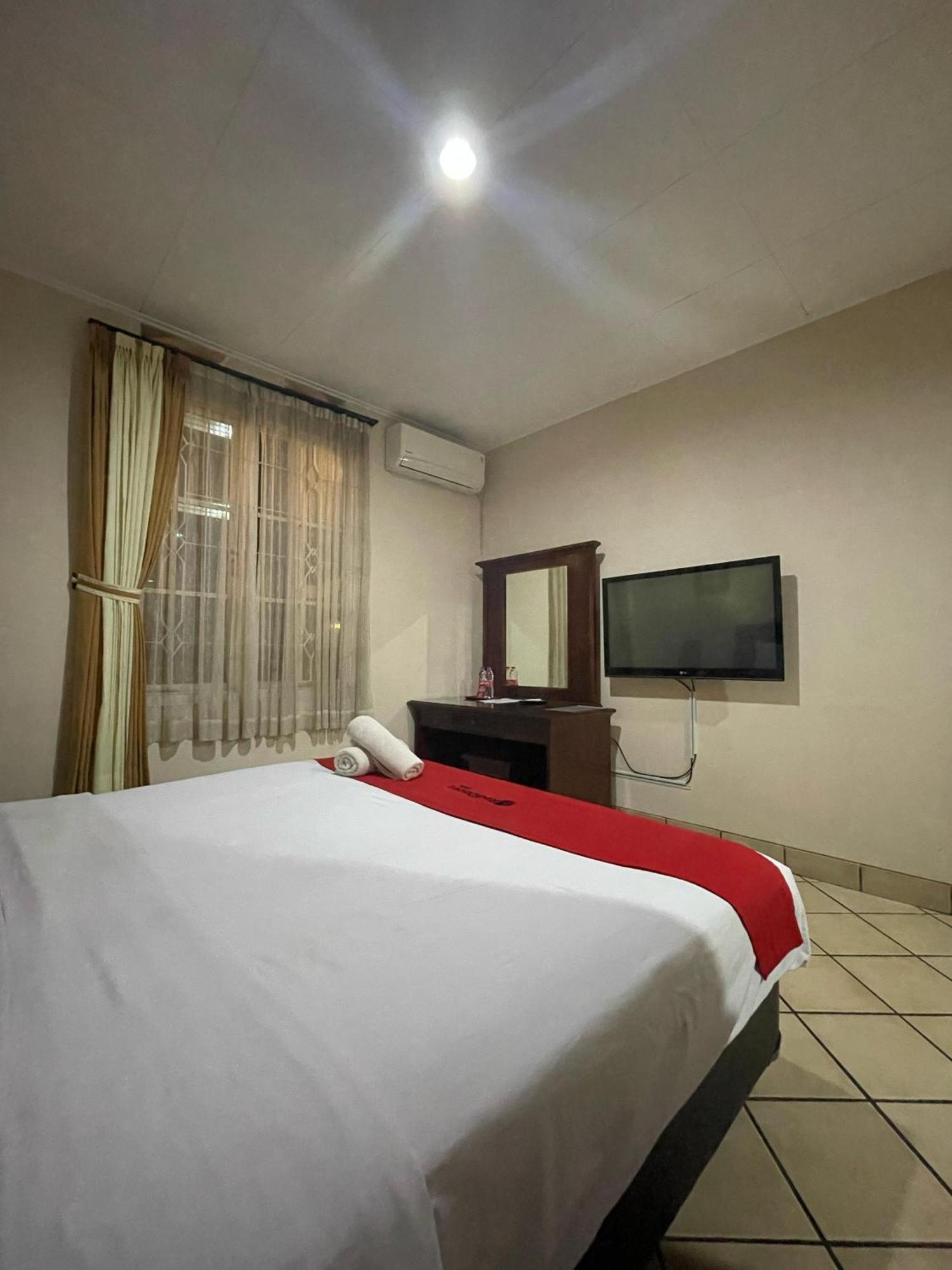 Reddoorz Plus Near Parahyangan University Bandung Exteriör bild