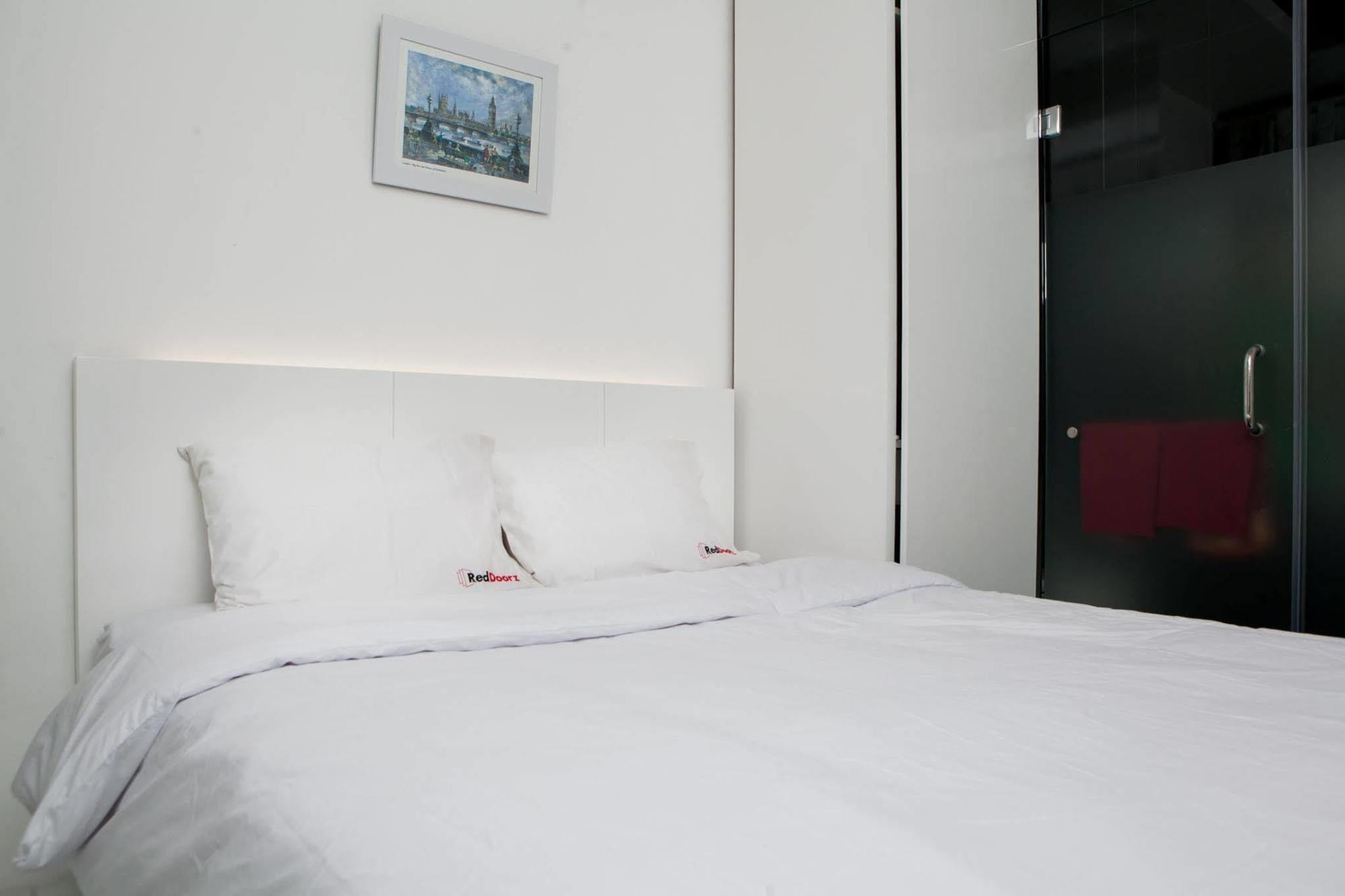 Reddoorz Plus Near Parahyangan University Bandung Exteriör bild