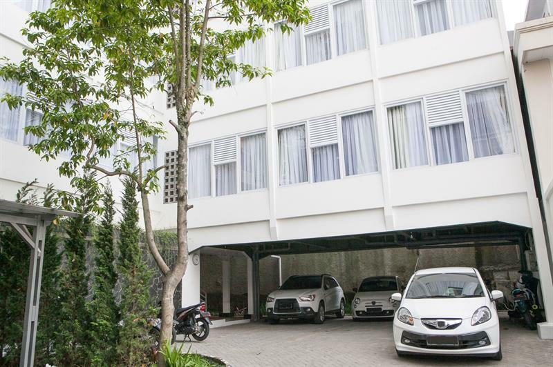 Reddoorz Plus Near Parahyangan University Bandung Exteriör bild